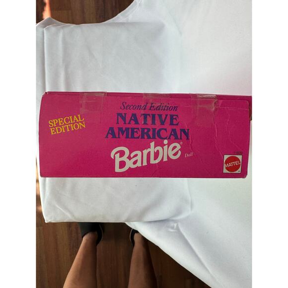 1993 Native American Barbie 2nd Edition Dolls Of The World Collection With Stand - Picture 10 of 11